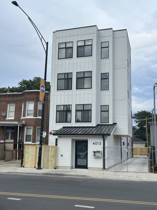 Primary Photo - 4013 N Pulaski Rd