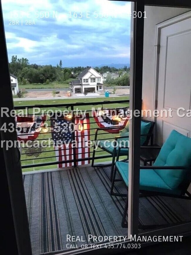 Building Photo - Stunning 2 br. in the Vineyard Community L...