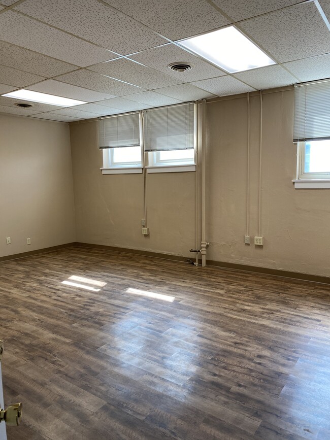 Building Photo - 705 1st Ave N