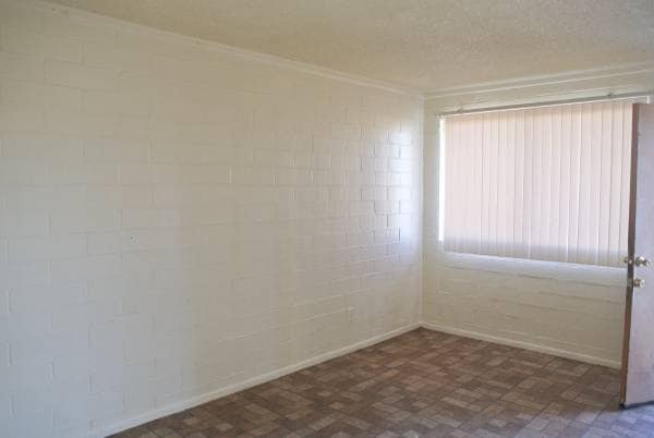 Building Photo - 109 E Brinker Dr