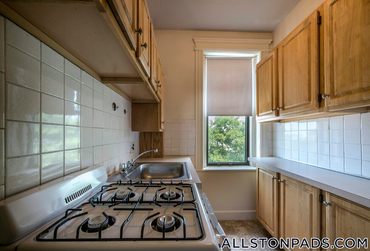 Foto principal - 1152 Commonwealth Ave