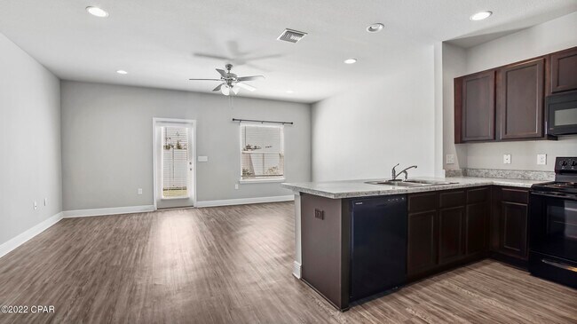Building Photo - 5772 Callaway Cir