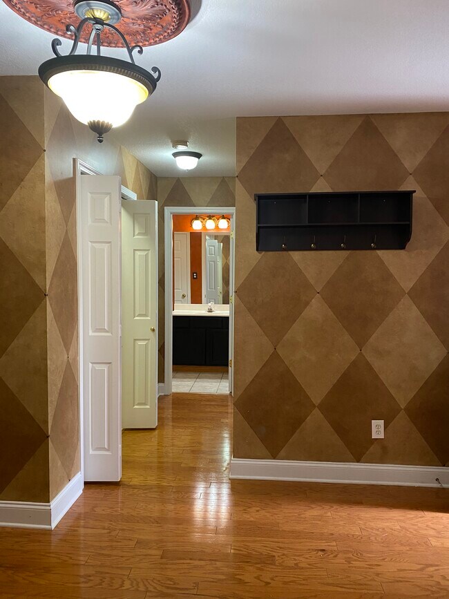 Foto del edificio - 2588 Moss Creek Rd