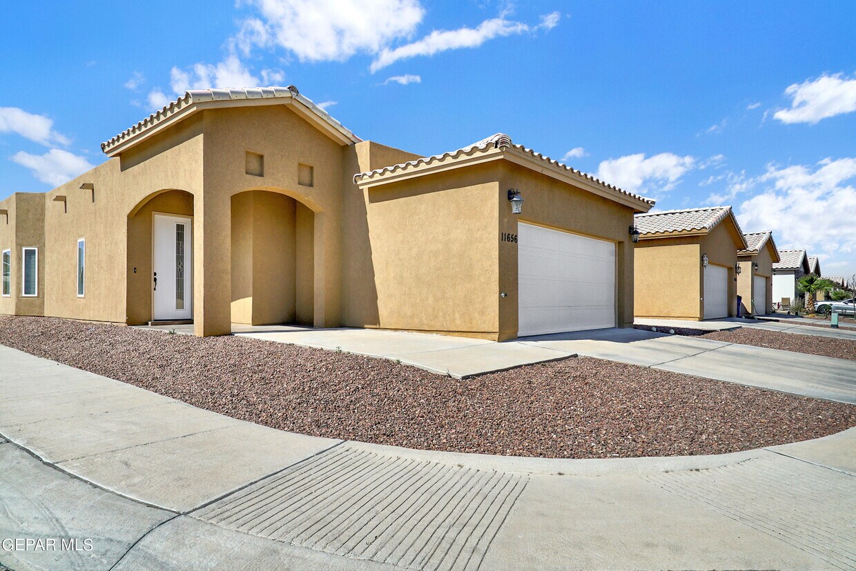 11656 Grotto Bay Ct, El Paso, TX 79936 House Rental in El Paso, TX