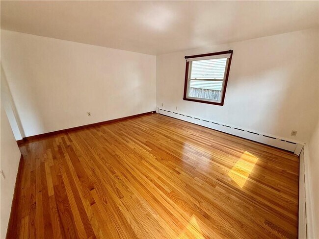 Building Photo - 25 Thurston Ave