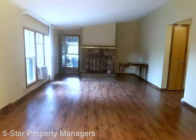 Building Photo - 3 br, 2 bath House - 54020 Echo Lane