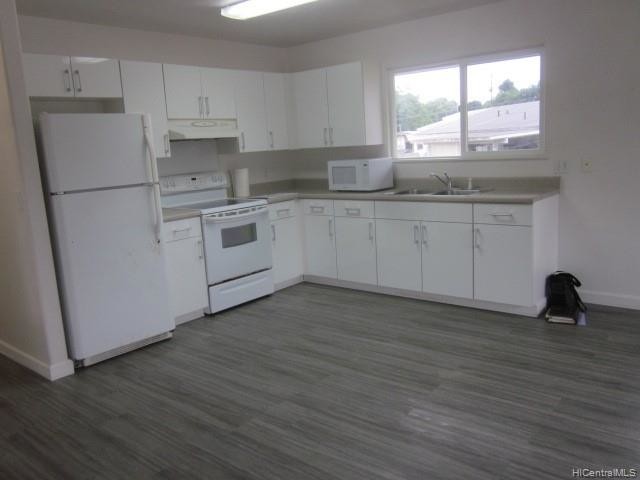 Building Photo - 693 Uluoa St