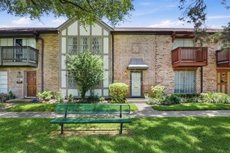 Building Photo - 2275 Triway Ln