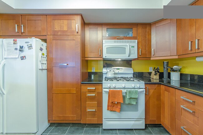 Kitchen - 8162 Manitoba St