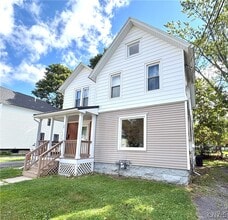 Building Photo - 24 Sherman St