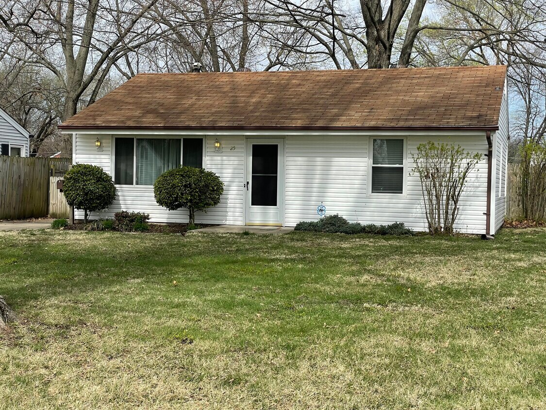 25 Mary Ann Ct, Florissant, MO 63031 House for Rent in Florissant, MO