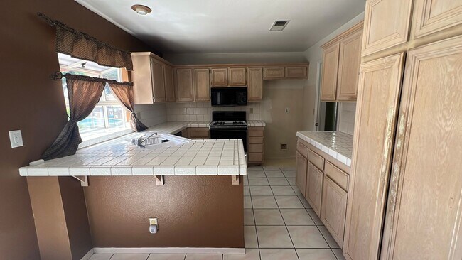 Foto del edificio - East Palmdale Home