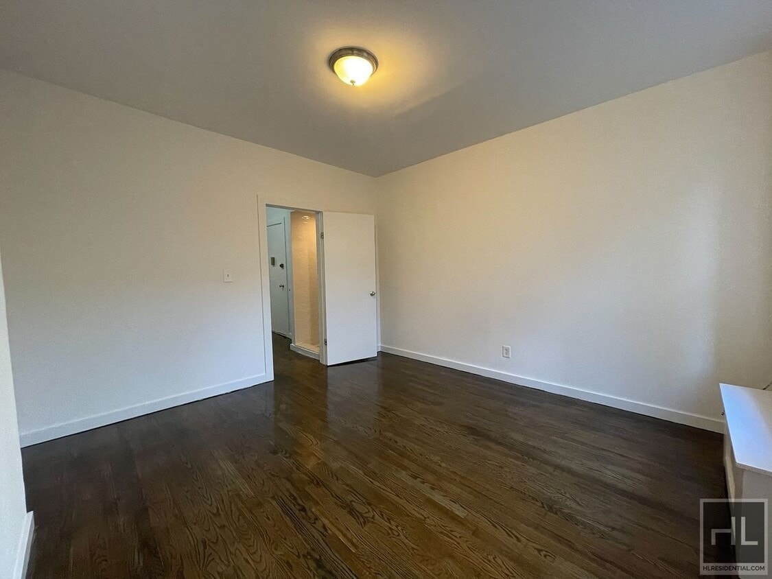 Primary Photo - EAST 87 STREET
