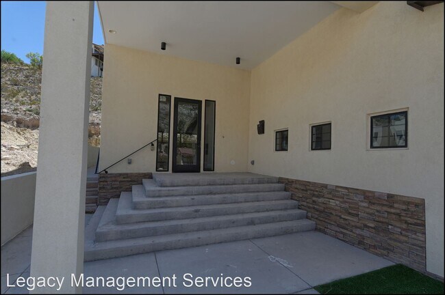 Building Photo - 3 br, 3.5 bath House - 228 Canyon Terrace