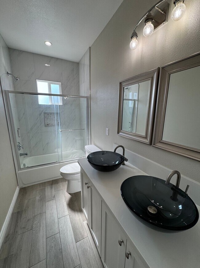 Foto del edificio - @ 4L Hayland