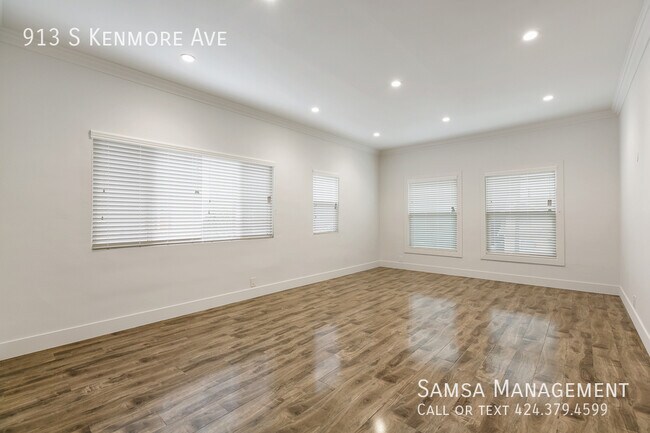 Building Photo - 913 S Kenmore Ave