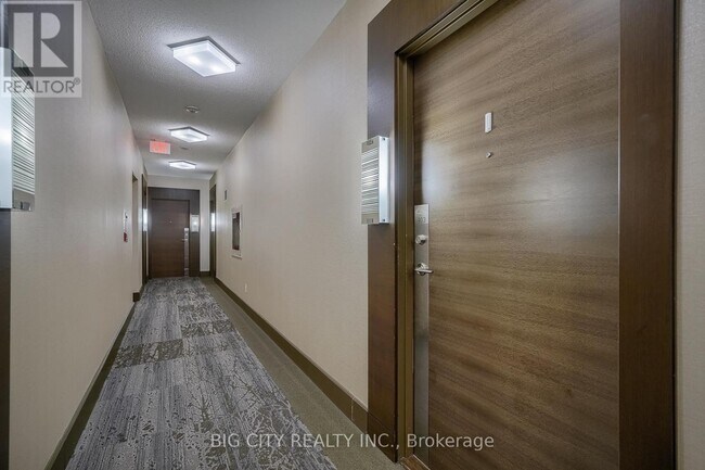 Photo du bâtiment - 35 Brian Peck Crescent