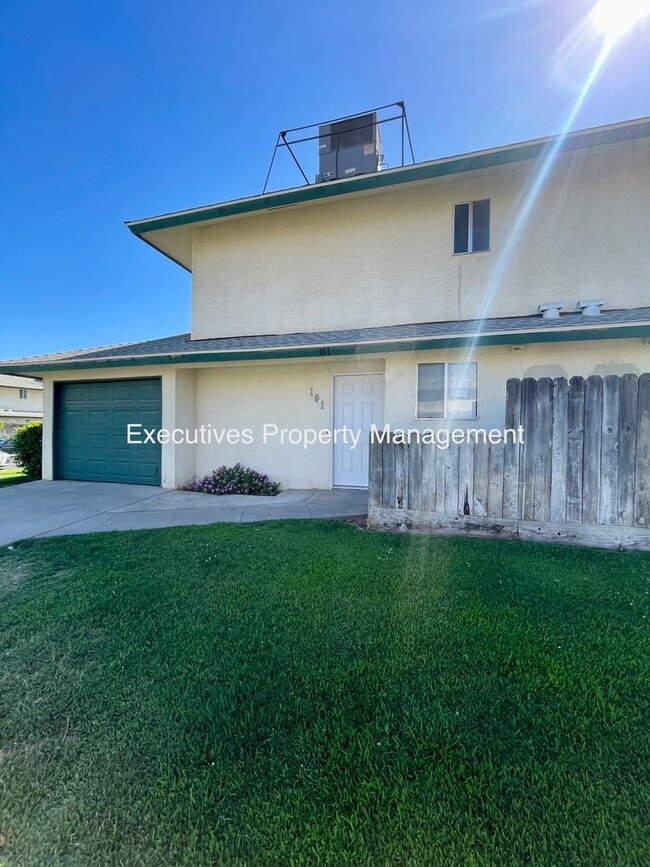 Building Photo - 4909 N Winery Cir