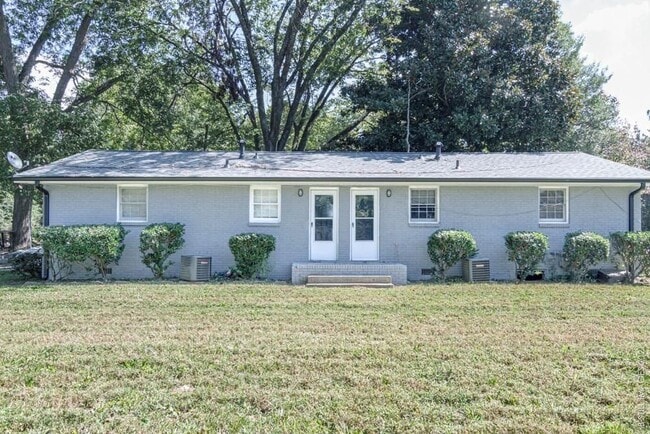 Building Photo - 1455 Bryan Ave