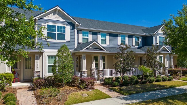 Foto del edificio - Unique 3 bedroom-2/1/2 Bath at Randal Park