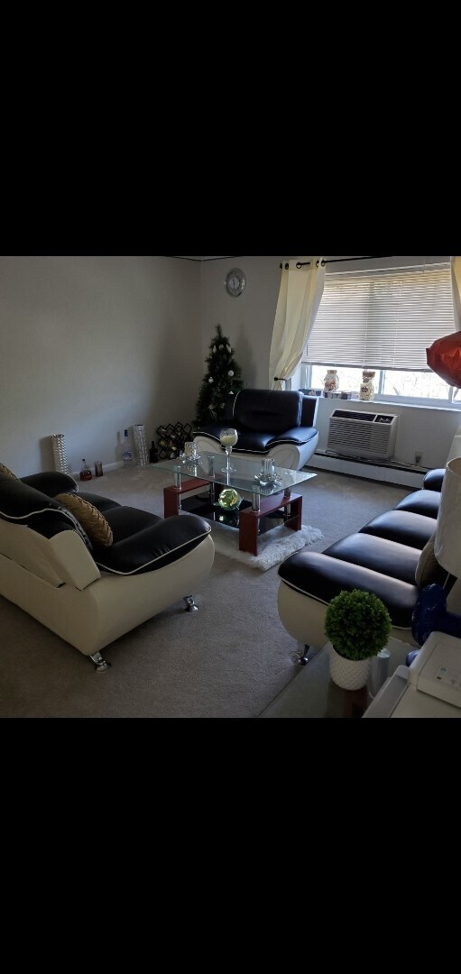 Building Photo - 60 Bryon Rd