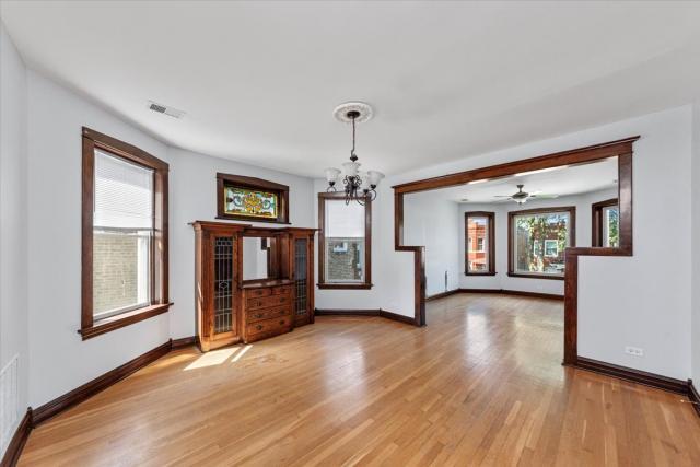 Building Photo - 3 bedroom in Chicago IL 60639
