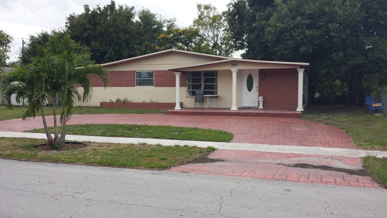 3861 SW 60th Ave, Davie, FL 33314 House Rental in Davie, FL