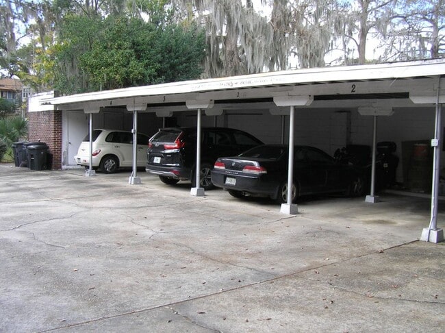 Foto del edificio - 2943 St Johns Ave