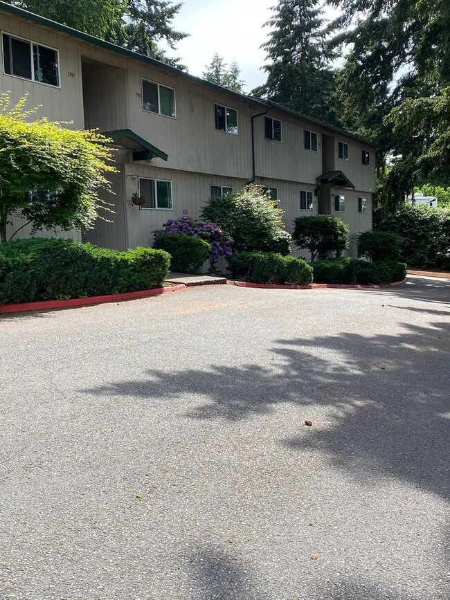 Foto del edificio - Upstairs 2 Bedroom, 1 Bathroom Apartment Home