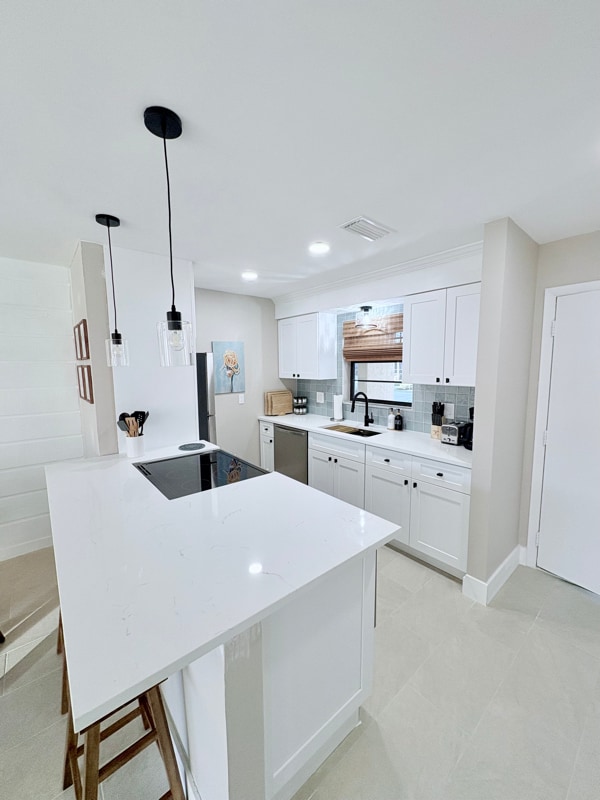 Building Photo - 2050 Oleander Blvd