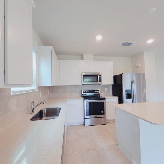 Building Photo - 5163 Bur Oak Blvd
