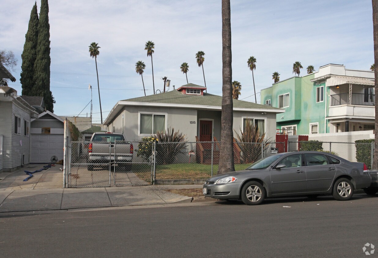 Building Photo - 1513-1515 Winona Blvd
