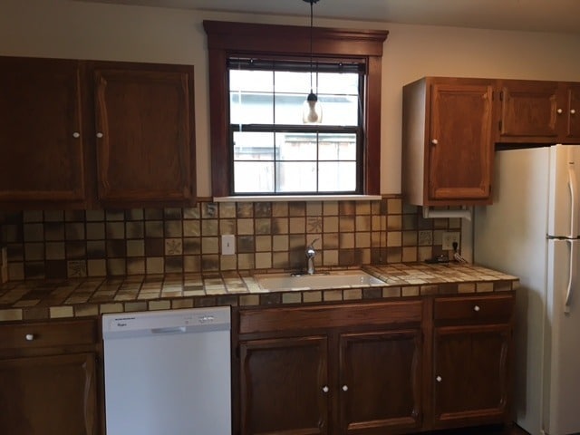 Building Photo - Charming home in great location with private studio unit