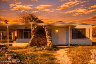 Building Photo - 419 N Fiske Blvd