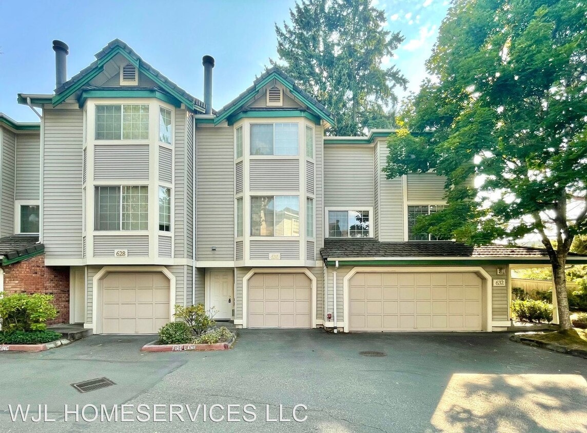 Primary Photo - 2 br, 2.5 bath House - 630 122nd Ave NE