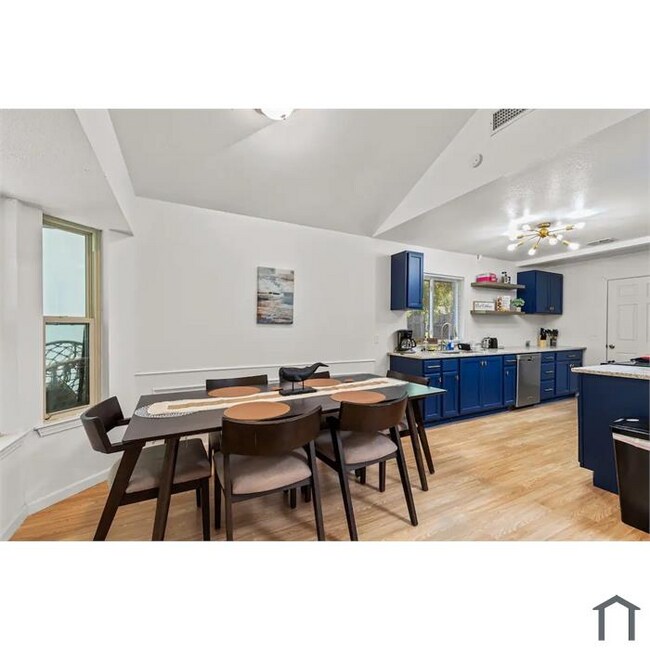Foto del edificio - 1020 Hickory Cir