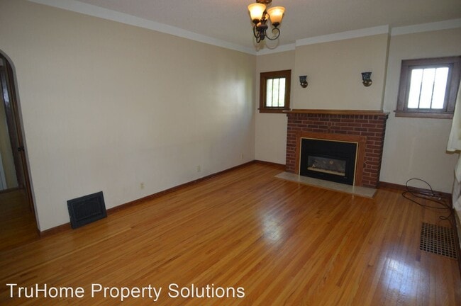 Building Photo - 3 br, 3 bath House - 1200 Cottonwood Street