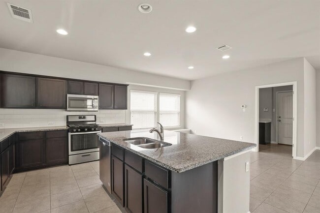 Foto del edificio - 440 Canadian Springs Dr