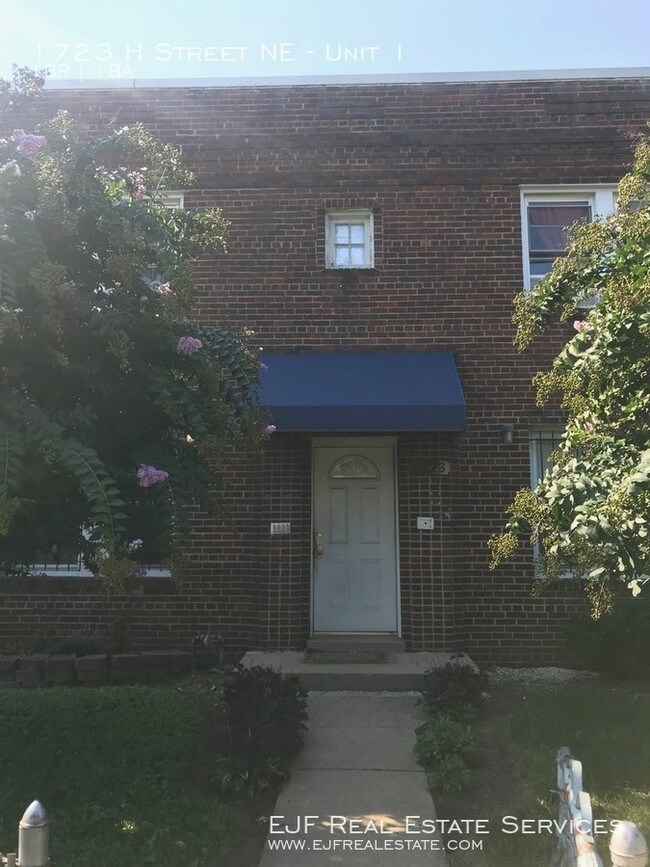 Building Photo - H Street Corridor One Bedroom One Bathroom!