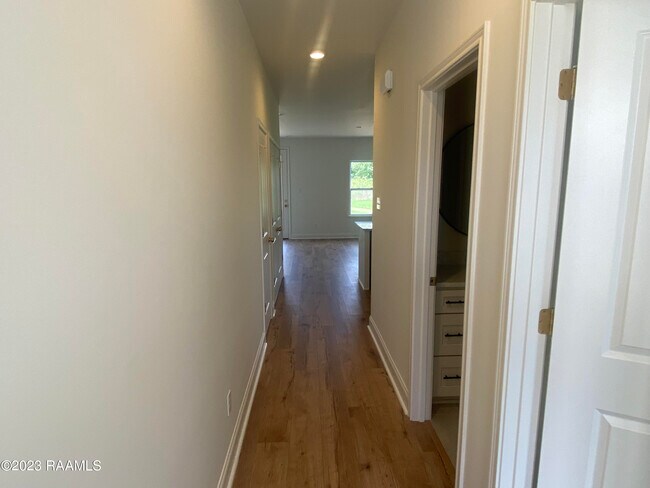 Foto del edificio - 8550 Cat Rd