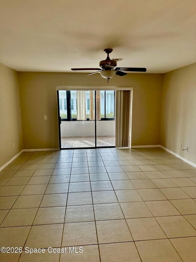 Building Photo - 335 Paradise Blvd