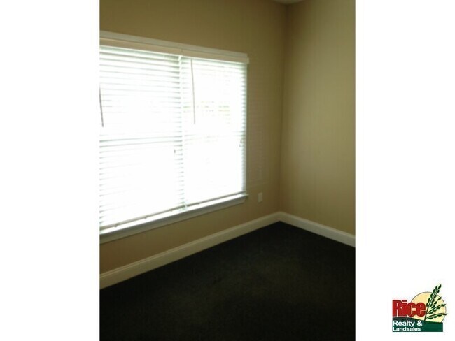 Building Photo - 602 Radford St