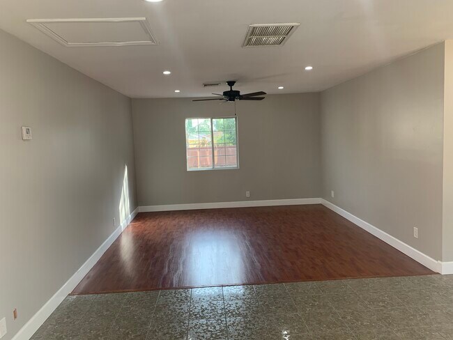 Building Photo - 8201 Shadyglade Ave