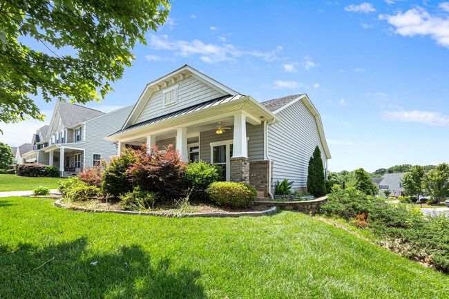 Building Photo - 4006 Fall Oak Terrace