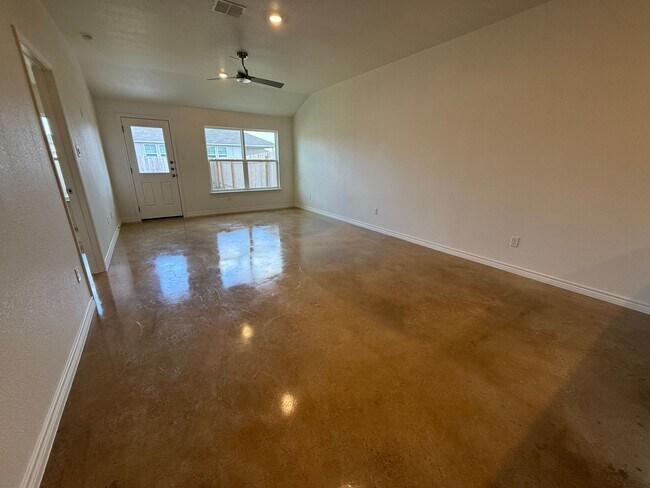 Foto del edificio - 1157 Lindsey Dr