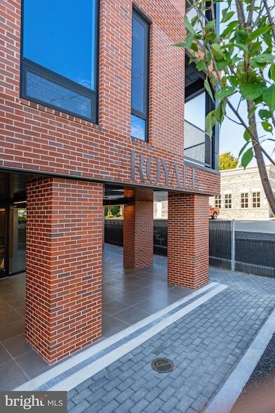 Foto del edificio - 6910 Ridge Ave