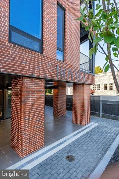 Foto del edificio - 6910 Ridge Ave