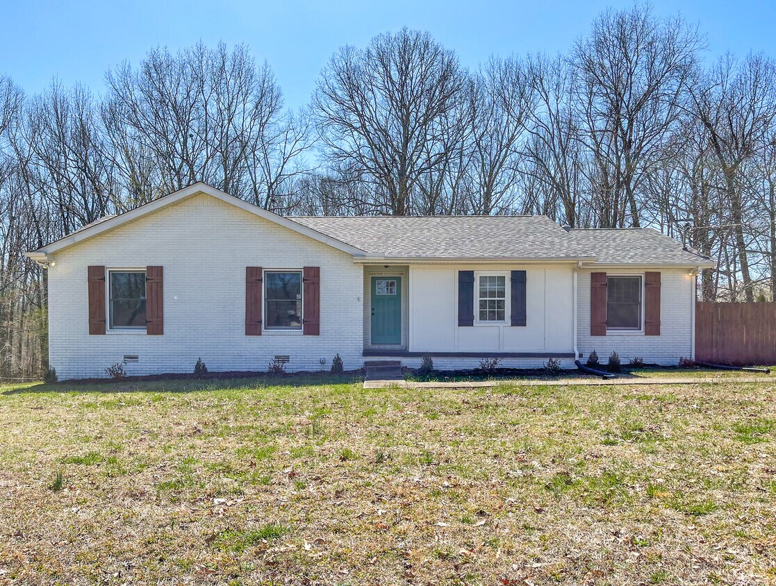 102 Friar Tuck Dr, Dickson, TN 37055 House Rental in Dickson, TN