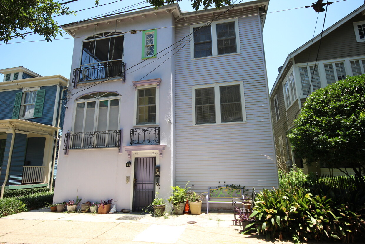 Primary Photo - 327 Pine St