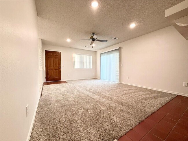 Foto del edificio - 2613 W Oak St